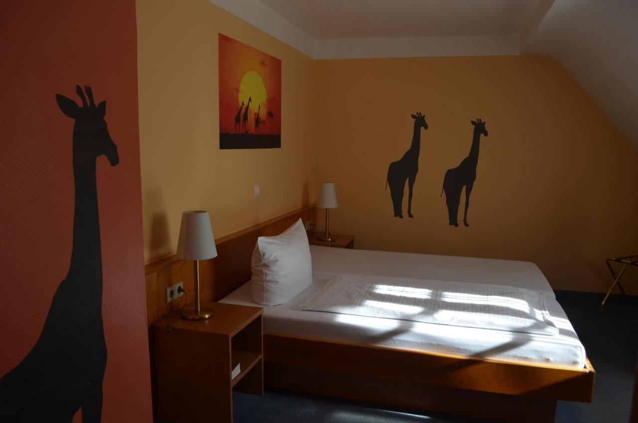 Hotel Zum Goldenen Mann Раштатт Екстер'єр фото