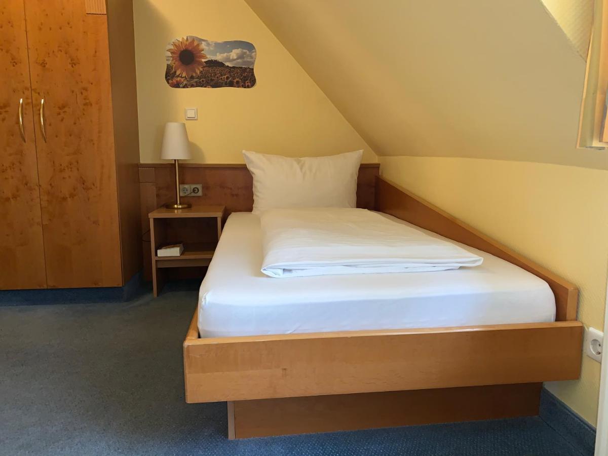 Hotel Zum Goldenen Mann Раштатт Екстер'єр фото